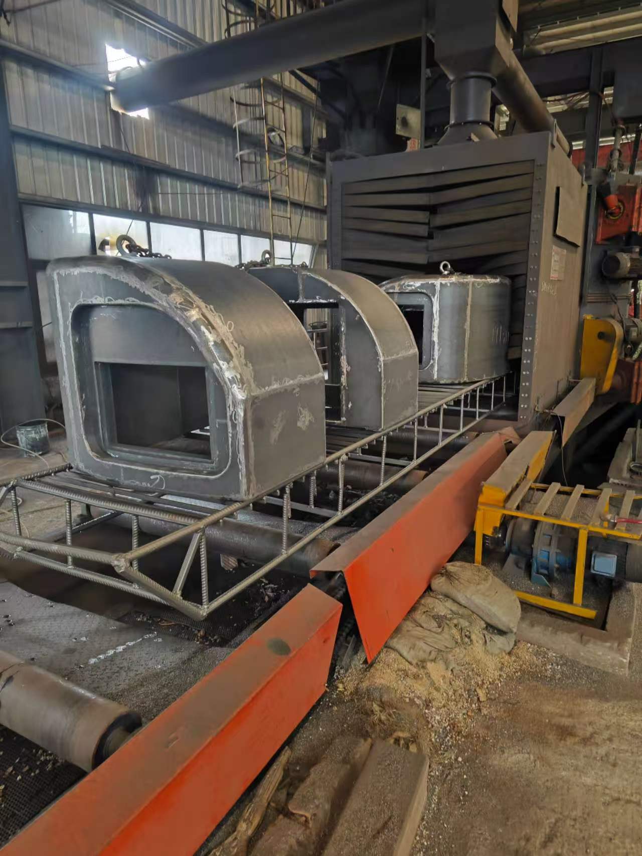 Through-feed Shot Blasting Machine